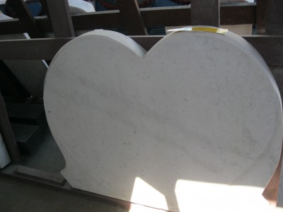 Памятник мрамор Сердце - 0